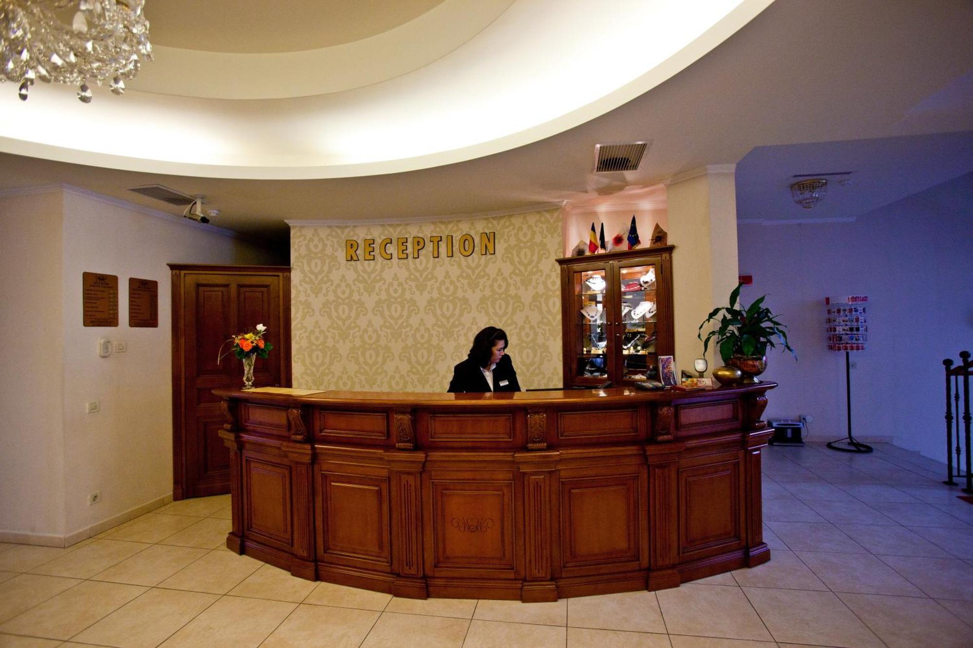 Hotel Maxim Oradea Exterior foto